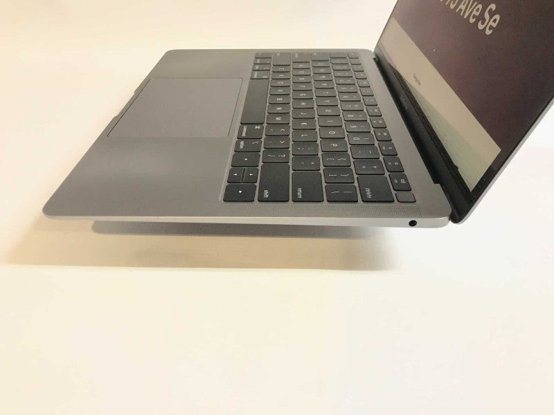 MacBook Air 2018 Retina (A1932) i5-8210Y, 16GB DDR3, 250GB SSD **READ*