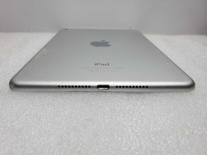 Apple iPad Mini 4 - 8.3\\" - 128 GB - White [A1538] (