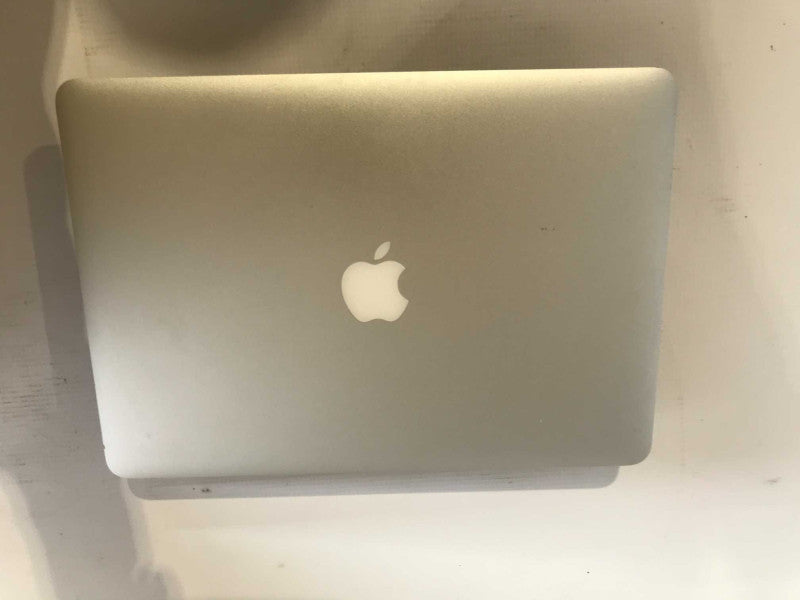 MacBook Air 2017 13\\" i5-5350U, 8GB DDR3, 250GB SSD