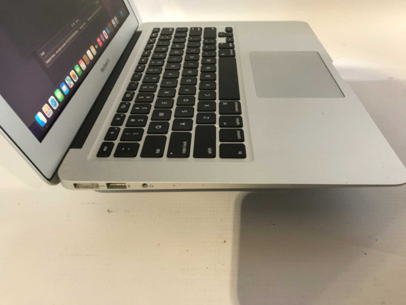 MacBook Air 2017 13\\" i5-5350U, 8GB DDR3, 250GB SSD