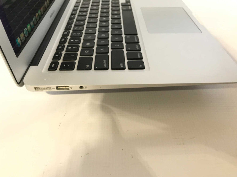 MacBook Air 2015 13\\" i5-5250U, 8GB DDR3, 250GB SSD