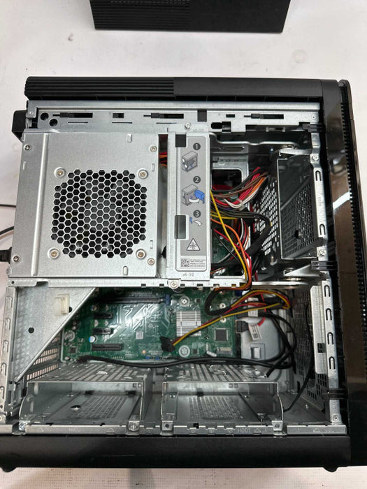 Dell XPS 8910 Desktop Intel Core i7-6700 Quad-Core @ 3.4 GHz 8GB DDR4 Q