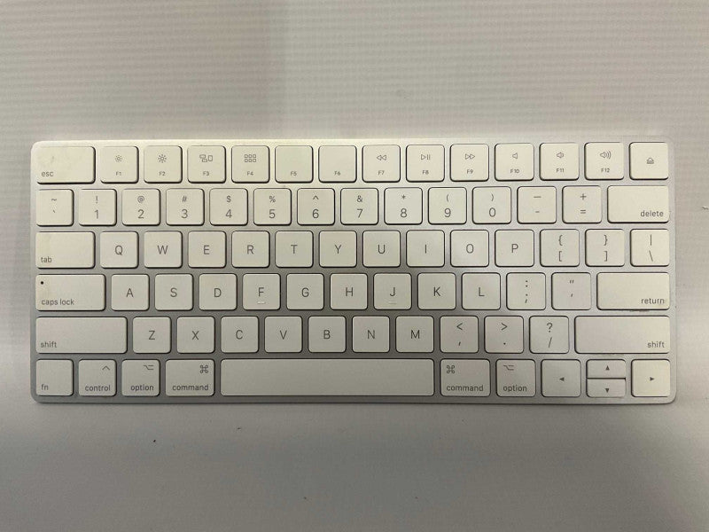 Apple A1466 Magic Keyboard Wireless/Wired  Q-