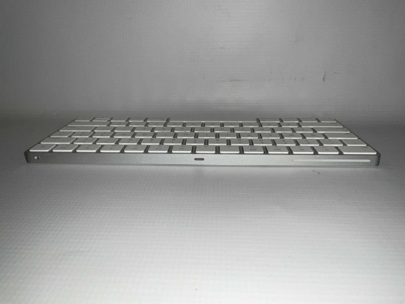 Apple A1466 Magic Keyboard Wireless/Wired  Q-