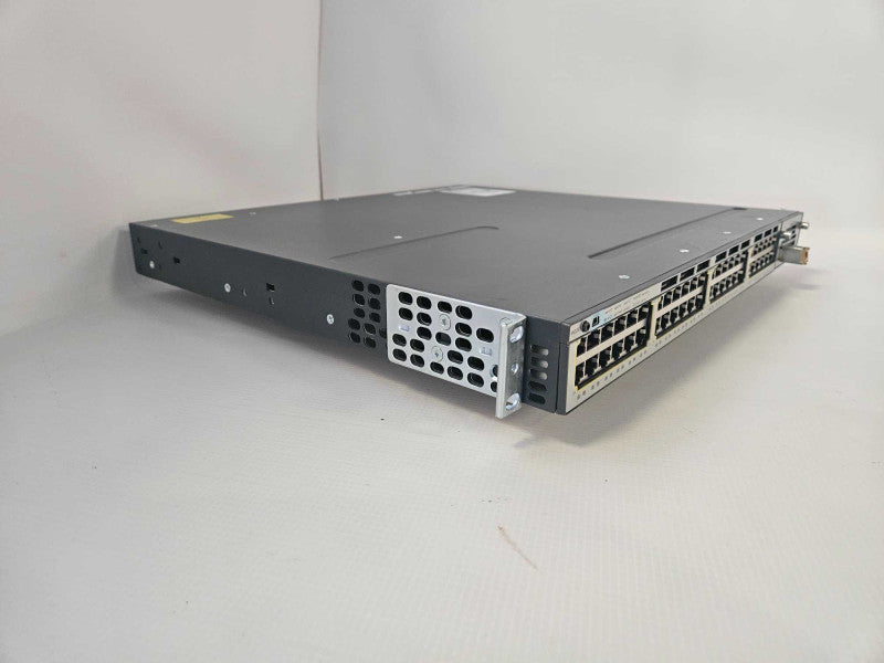 CISCO WS-C3750X-48P-S V02 Catalyst 3750-X PoE + 1x PSU )