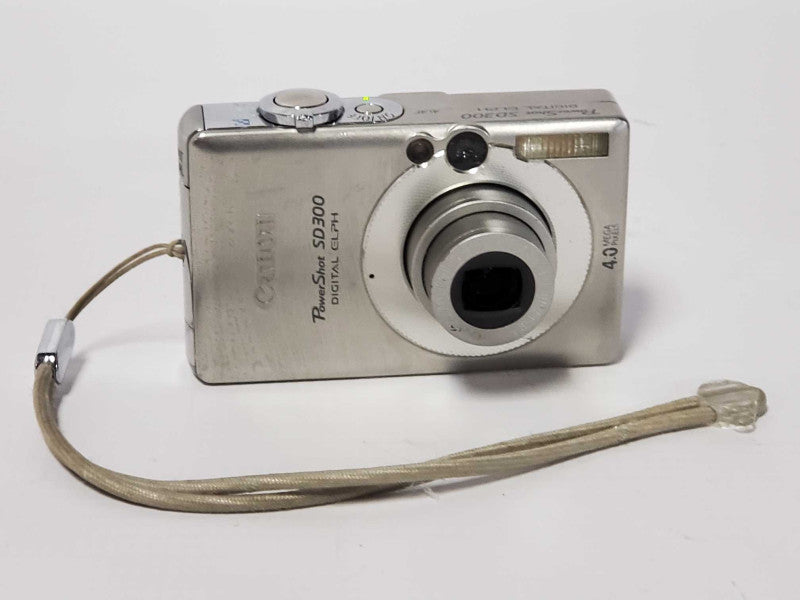 Canon ELPH SD300 4.0MP Digital Camera (READ) |