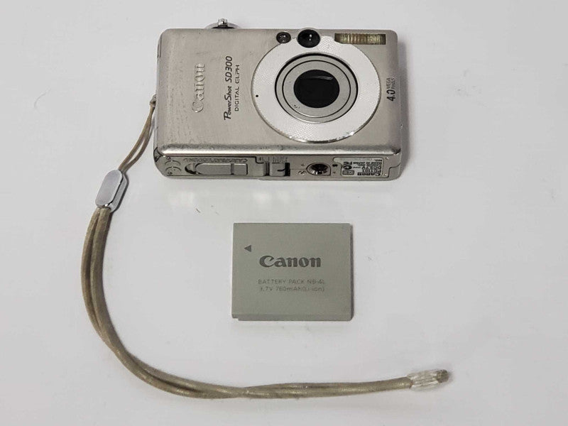 Canon ELPH SD300 4.0MP Digital Camera (READ) |