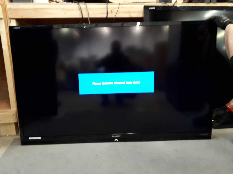 Sharp LC-60LE630U  LCD 60\\" TV &