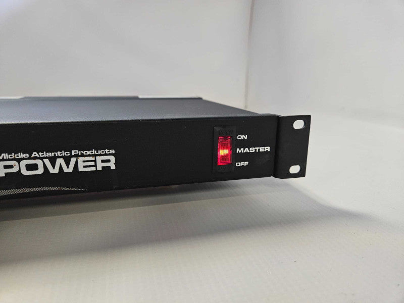 Middle Atlantic PD-915R- 9 Outlet 15 Amp Power Center )