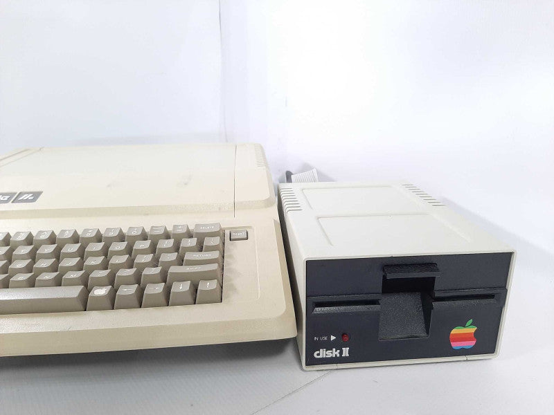 Apple IIe Personal Computer A2S2064 with 2x disk II Drives, Read _