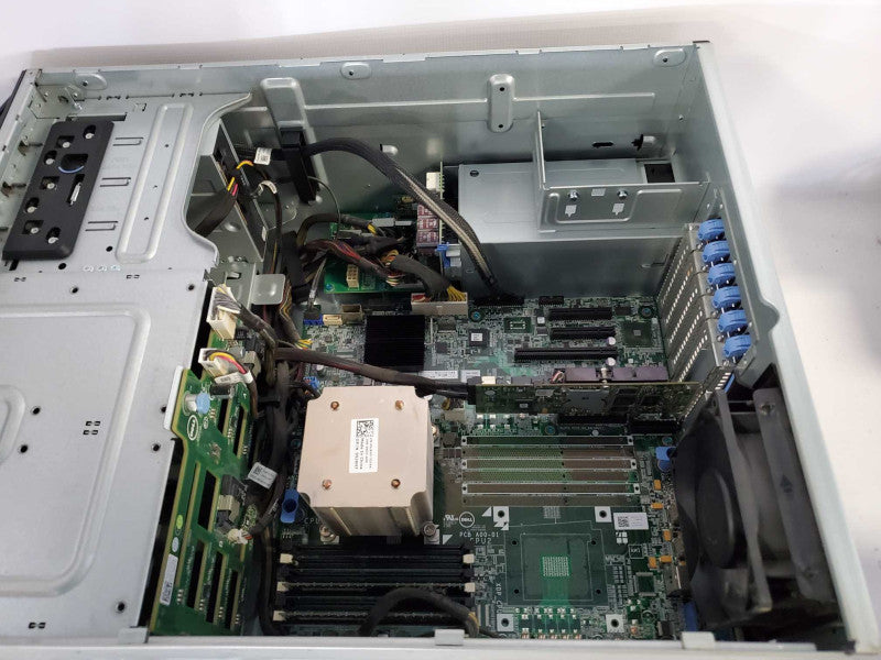 Dell PowerEdge T320 Xeon E5-2430 @ 2.2GHz 8GB DDR3 8x 3.5\\" No HDD H710 Raid (