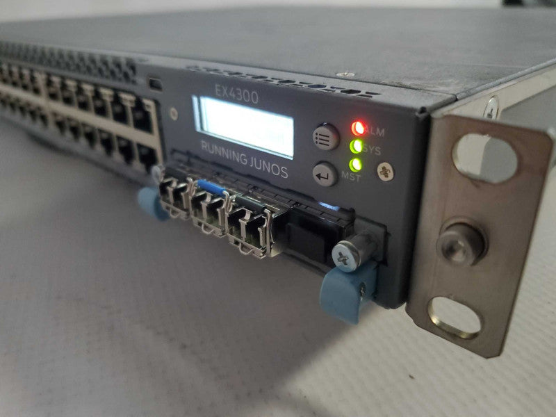 Juniper EX4300-48T 48-Port 10/100/1000Base-T Switch + 4x SFP Module Q(