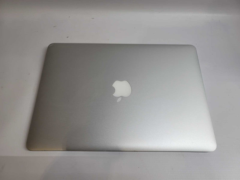 MacBook Air 2015 13\\" i5-4260U, 8GB RAM, 132GB SSD **Read Q