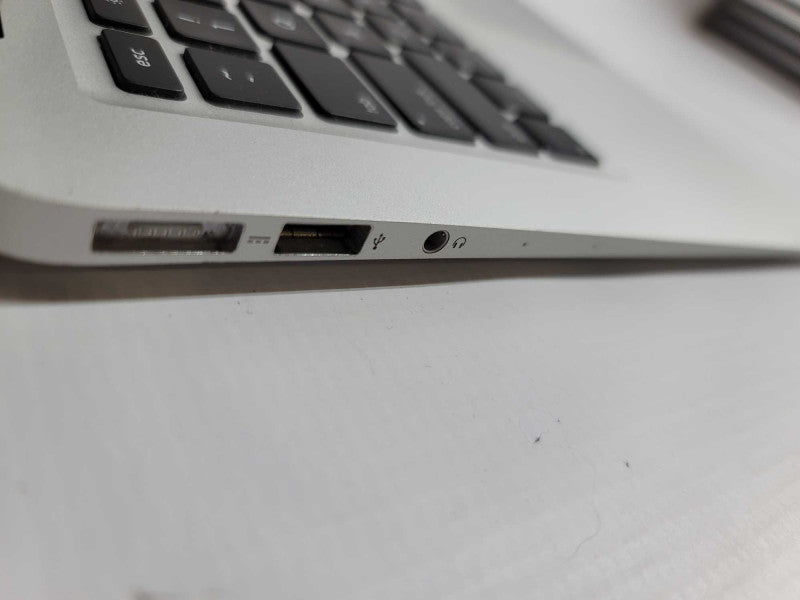 MacBook Air 2015 13\\" i5-5250U, 8GB DDR3, 250GB SSD