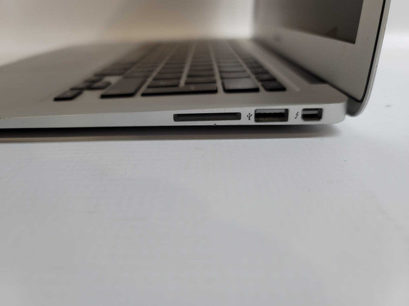 MacBook Air 2015 13\\" i5-5250U, 8GB DDR3, 121GB SSD French keyboard