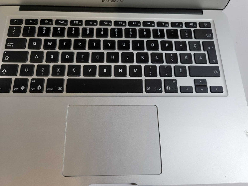 MacBook Air 2015 13\\" i5-5250U, 8GB DDR3, 121GB SSD French keyboard
