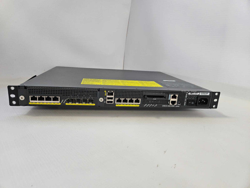 Cisco ASA 5550-BUN-K9 4GB/256M + 4GE-SSM Adaptive Security Q)