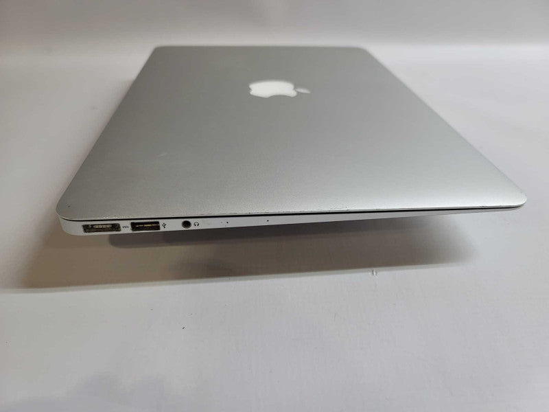MacBook Air 2015 13\\" i5-5250U, 4GB DDR3, 250GB SSD