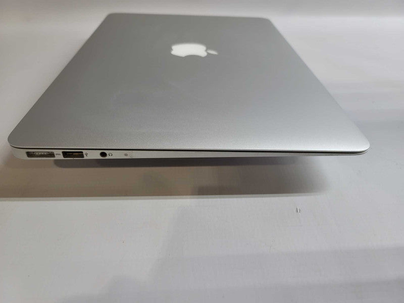 MacBook Air 2012 13\\" MacBook Air 2012 13\\" i5-3427U , 4GB DDR3, 250GB SSD Q