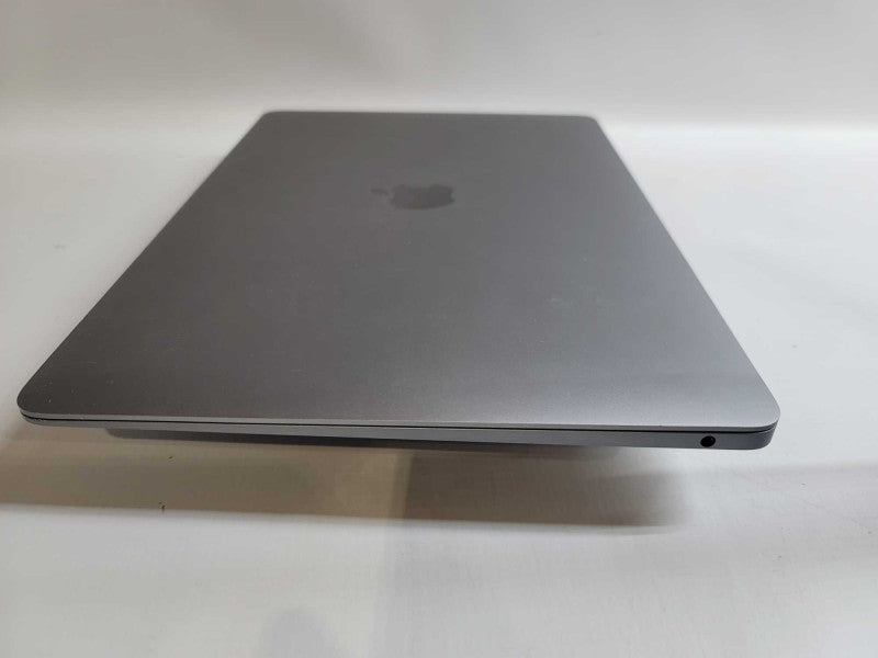 MacBook Air 2018 13\\" i5-8210Y, 8GB DDR3, 121GB SSD **Case discolored