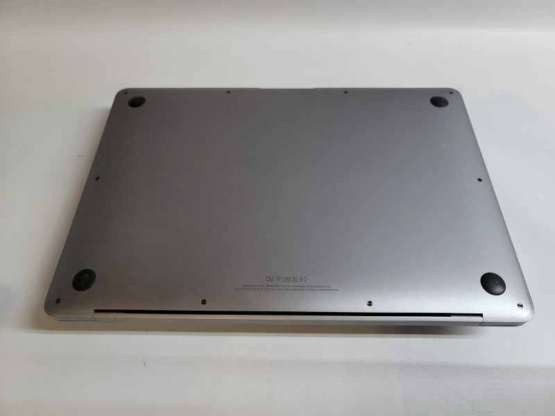 MacBook Air 2019 13\\" i5-8210Y, 8GB DDR3, 120GB SSD **keyboard wear
