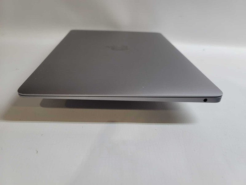 MacBook Air 2018 13\\" i5-8210Y, 8GB DDR3, 121GB SSD **Keyboard worn Q