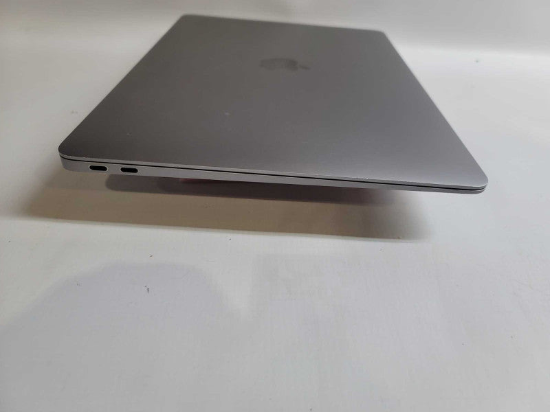 MacBook Air 2018 13\\" i5-8210Y, 8GB DDR3, 121GB SSD Q