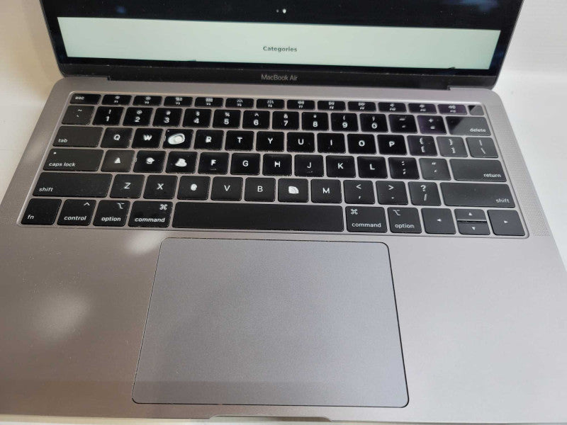 MacBook Air 2018 13\\" i5-8210Y, 8GB DDR3, 121GB SSD **Keyboard worn Q
