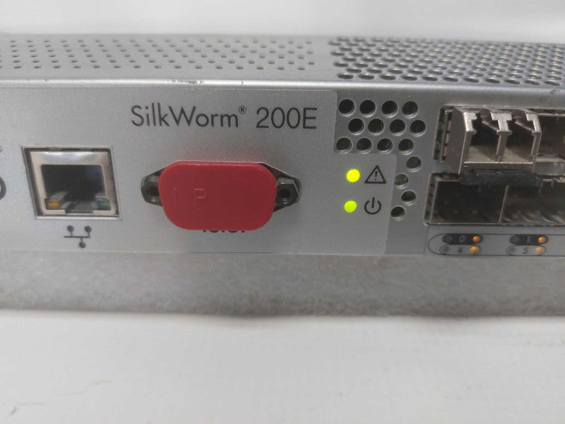 Brocade Silkworm 200E BR-240E-R0001 16 Ports Active Fibre Channel Switch Q