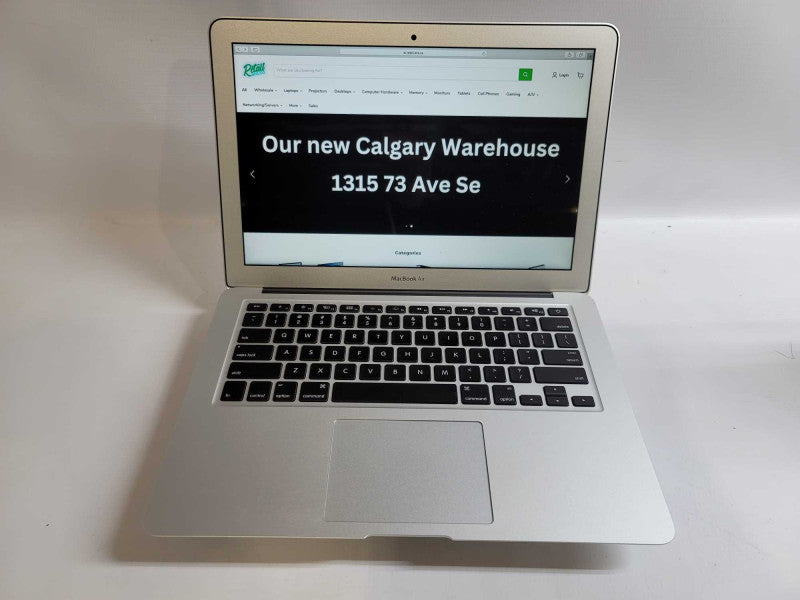 MacBook Air 2015 13\\" i5-5250U, 8GB DDR3, 121GB SSD Q