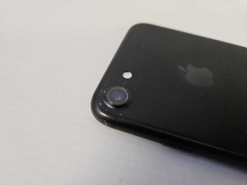 Apple iPhone 7 32 GB (Black) Carrier Locked *READ* )