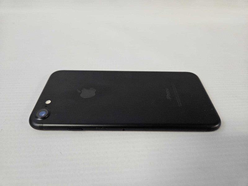 Apple iPhone 7 32GB Unlocked - Black  Q)