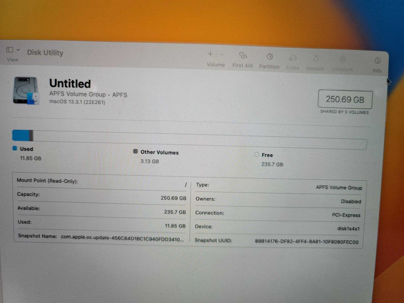 MacBook Pro 2017 13\\" i7-7660U, 16GB DDR3, 250GB SSD