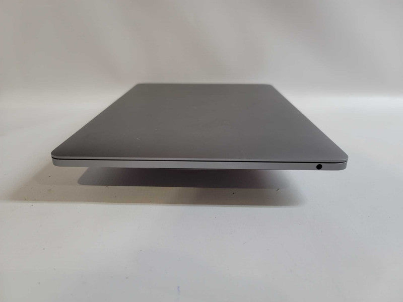MacBook Pro 2017 13\\" i7-7660U, 16GB DDR3, 250GB SSD