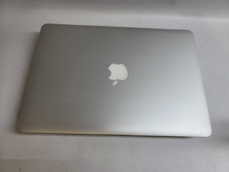 MacBook Air 2017 13\\" i5-5350U 8GB DDR3, 121GB SSD Q
