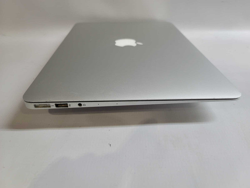 MacBook Air 2017 13\\" i5-5350U, 8GB DDR3, 121GB SSD Q