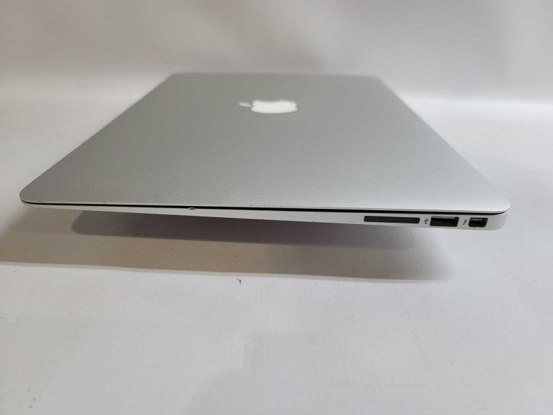 MacBook Air 2017 13\\" i5-5350U, 8GB DDR3, 121GB SSD Q