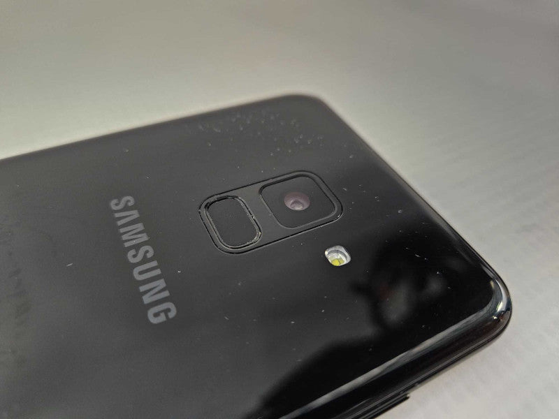 Samsung Galaxy A8 32GB A530W Unlocked -Black Q