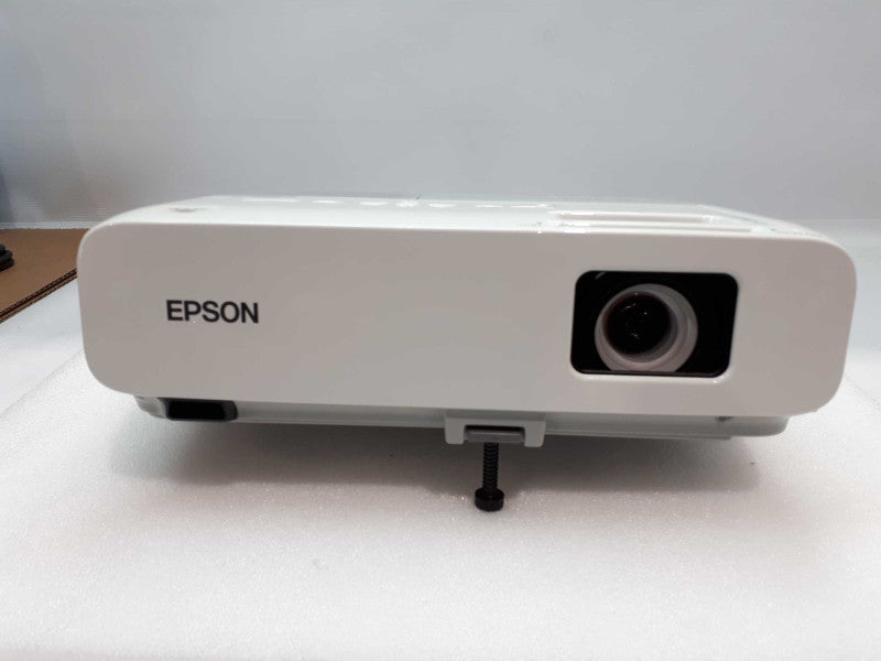 Epson PowerLite 84 H294A Portable Multimedia LCD Projector with carry case !