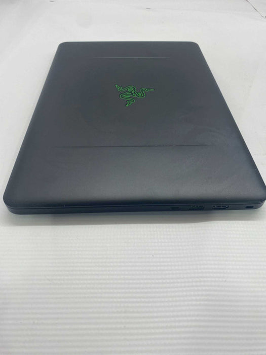 RAZER BLADE RZ09 Laptop i7-7700HQ NVIDIA GeForce GTX1060 2GB 16GB RAM 1TB SSD