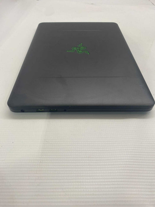RAZER BLADE RZ09 Laptop i7-7700HQ NVIDIA GeForce GTX1060 2GB 16GB RAM 1TB SSD