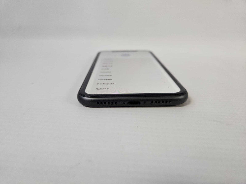 Apple iPhone 11 64 GB - Black **READ** )