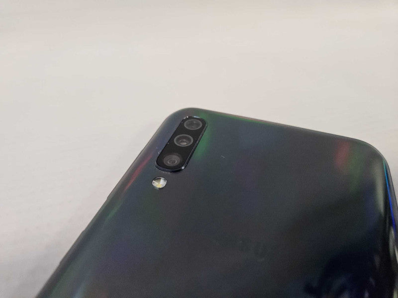 Samsung Galaxy A50 64GB A505W Unlocked  Q)