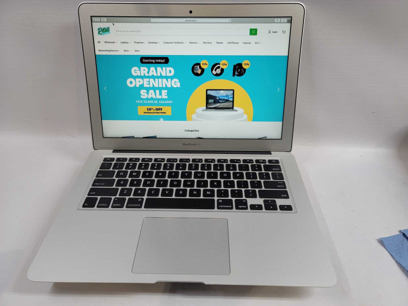 MacBook Air 2017 13\\" i5-5350U, 8GB DDR3, 250GB SSD Q