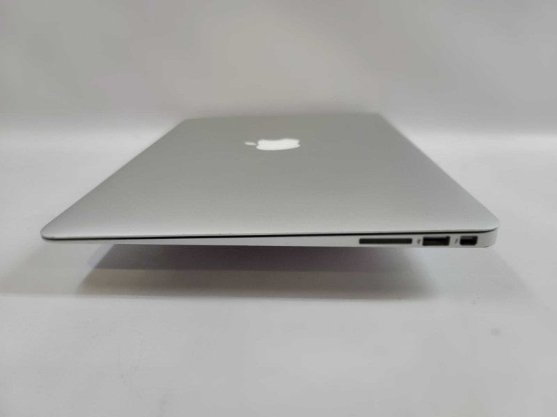 Macbook Air 2017 13\\" i5-5350, 8GB DDR3,  128GB SSD **READ