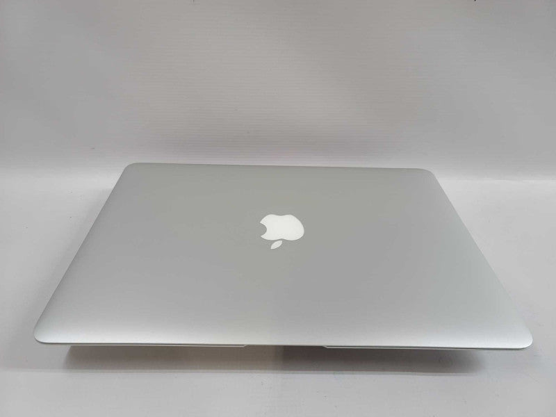 MacBook 2015 13\\" i5-5250U, 8GB DDR3, 128GB SSD  Q