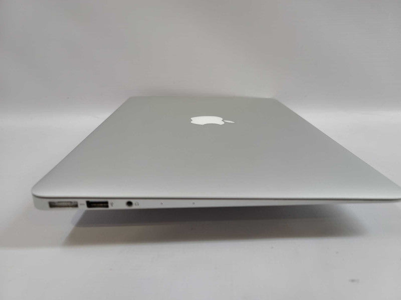 MacBook 2015 13\\" i5-5250U, 8GB DDR3, 128GB SSD  Q