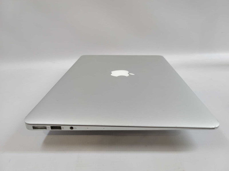 MacBook Air 2015 13\\" i5-5250, 4GB DDR3, 128GB SSD **read