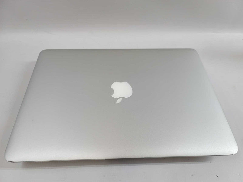 MacBook Air 2015 13\\" i5-5250, 4GB DDR3, 128GB SSD **read