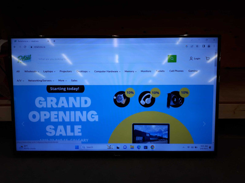 W Box 43\\" LED TV &